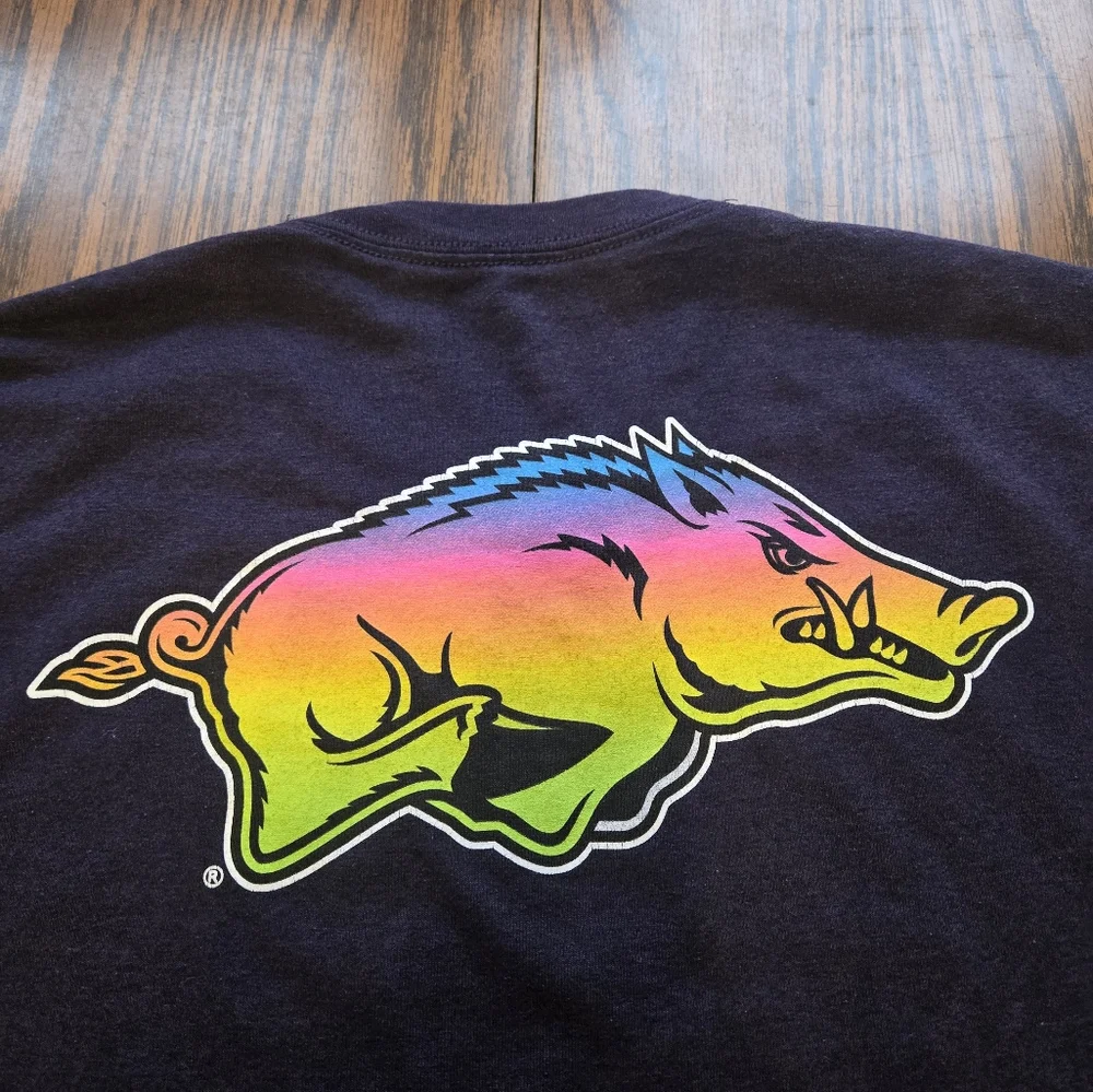 Arkansas Razorbacks Tshirt - Picture 5 of 5